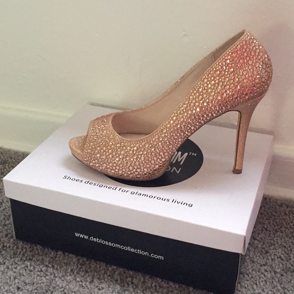 Heels - Picture 2 of 2